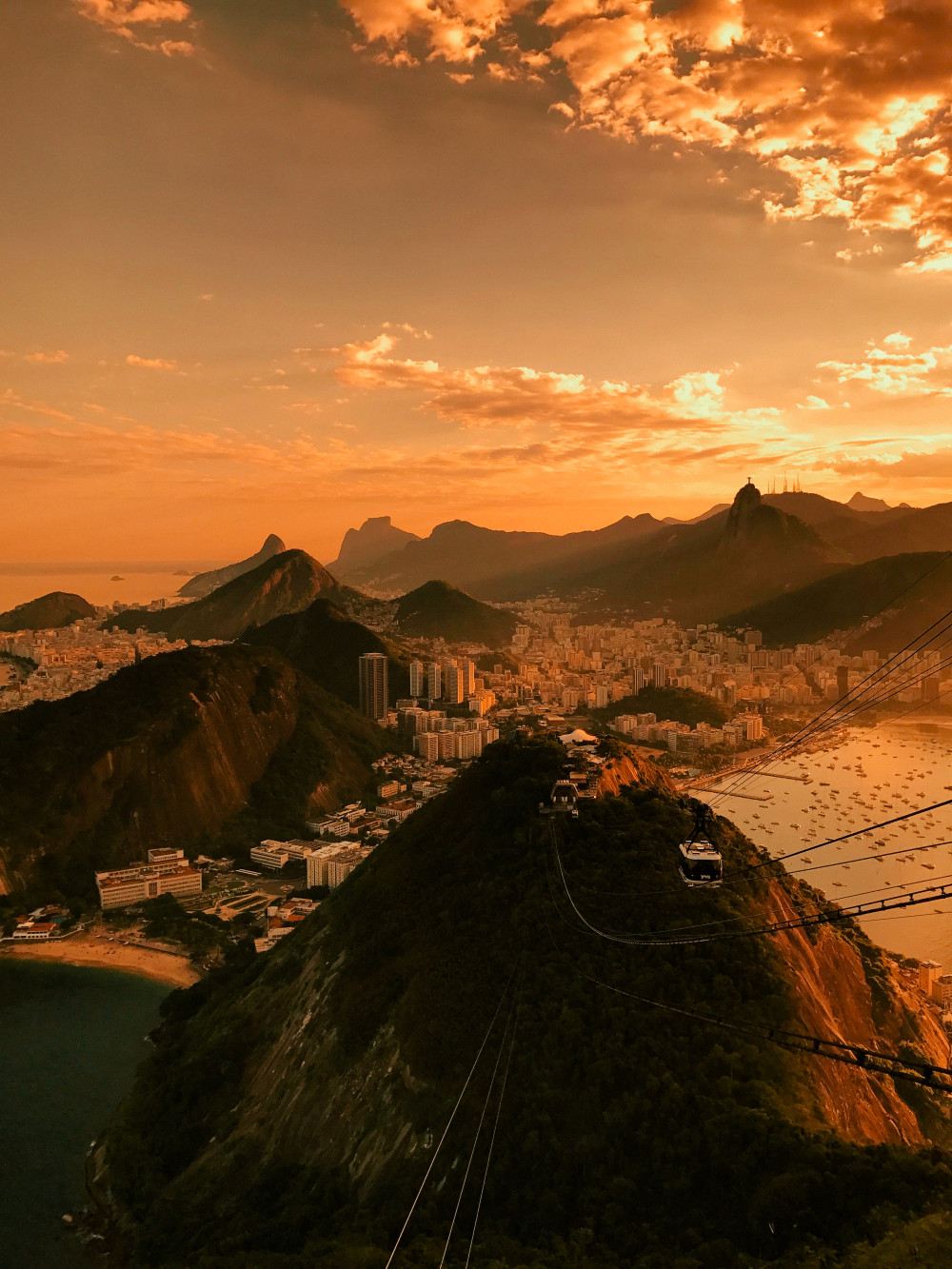 Pôr do sol sobre o corcovado Rio de Janeiro