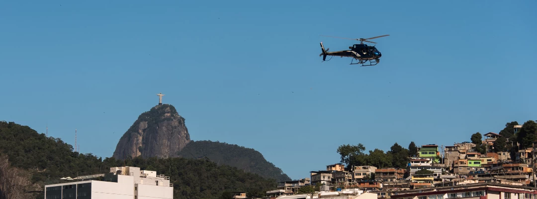 Imagem de ilustração do post: Os mistérios revelados: O que esperar em um passeio de helicóptero no Rio de Janeiro?
