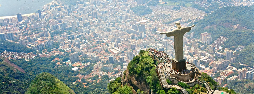 Imagem de ilustração do post: Os 10 pontos turísticos mais deslumbrantes do Rio de Janeiro vistos do céu